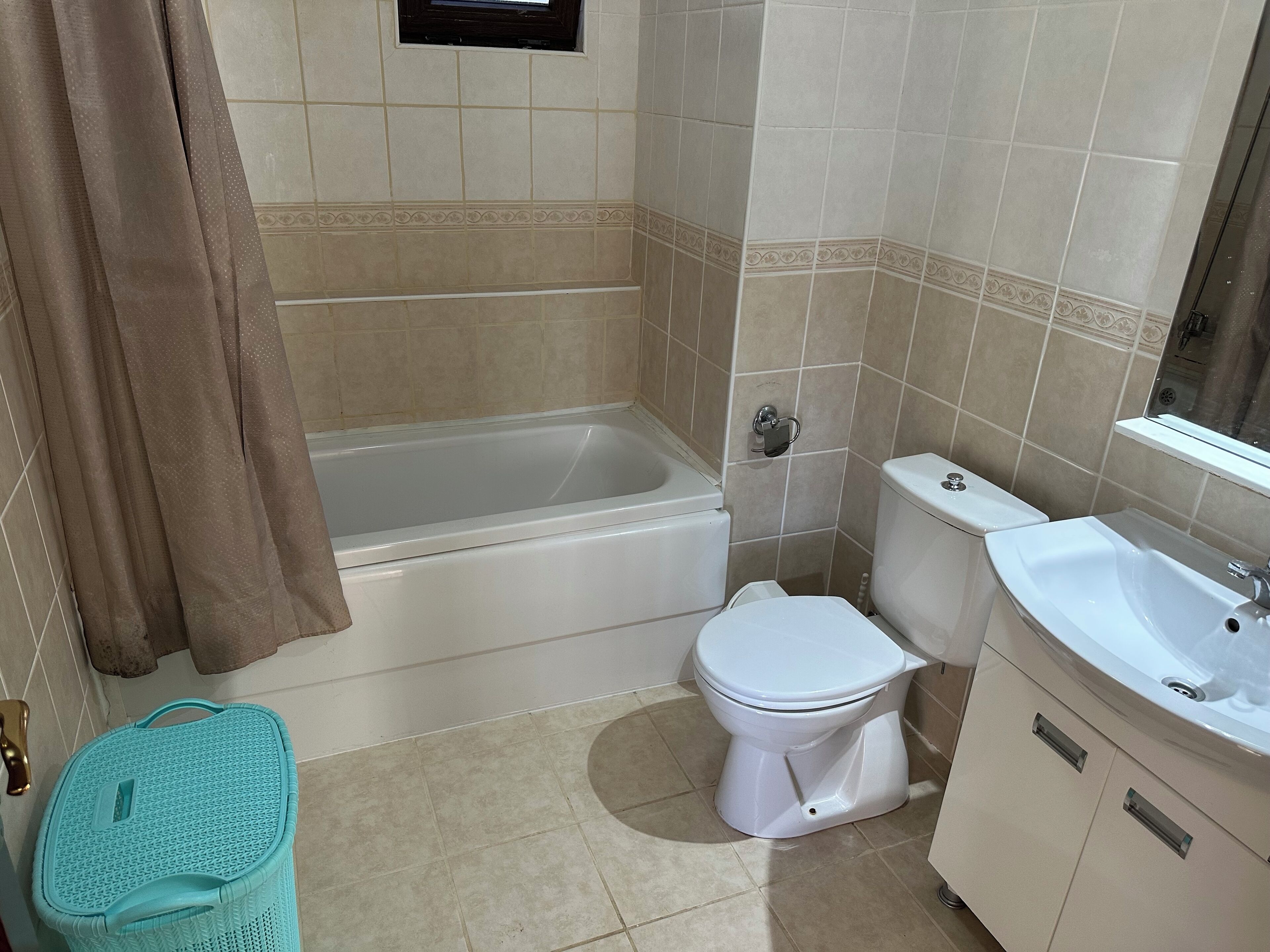 Hårføner og håndklær