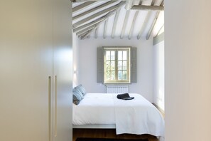2 bedrooms, in-room safe, iron/ironing board, travel cot