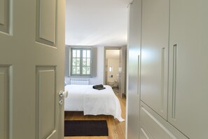 2 Schlafzimmer, Zimmersafe, Bügeleisen/Bügelbrett, Reisekinderbett