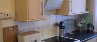 Nicely apointed first floor apartment in secluded area close to transport hubs