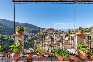 Property grounds - SA VOLTA DE CA NóLIVER DEIA VILLA WITH SPECTACULAR PANORAMIC VIEWS (DEIA)