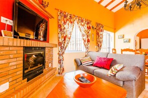 Smart TV, fireplace