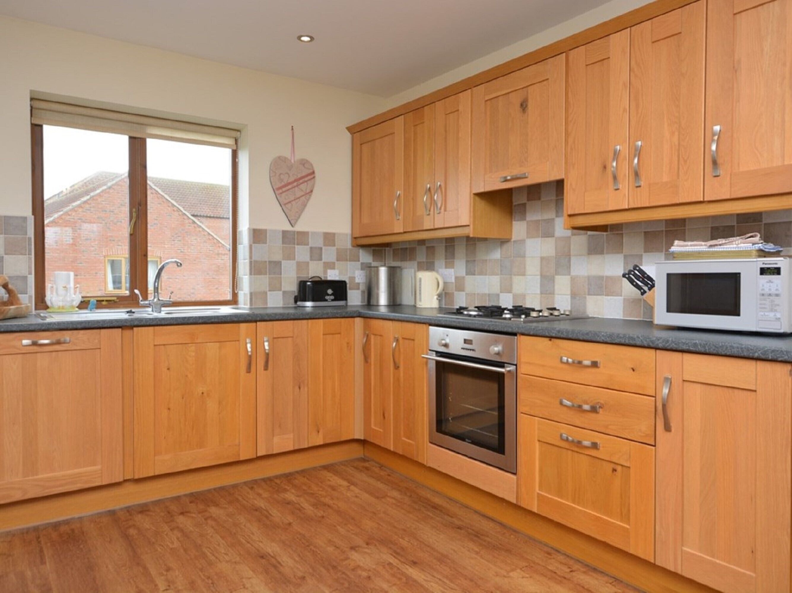 Grange Farm  LAKE VIEW 2 - A 2 Bedroom cottage to sleep 4 with private hot tub