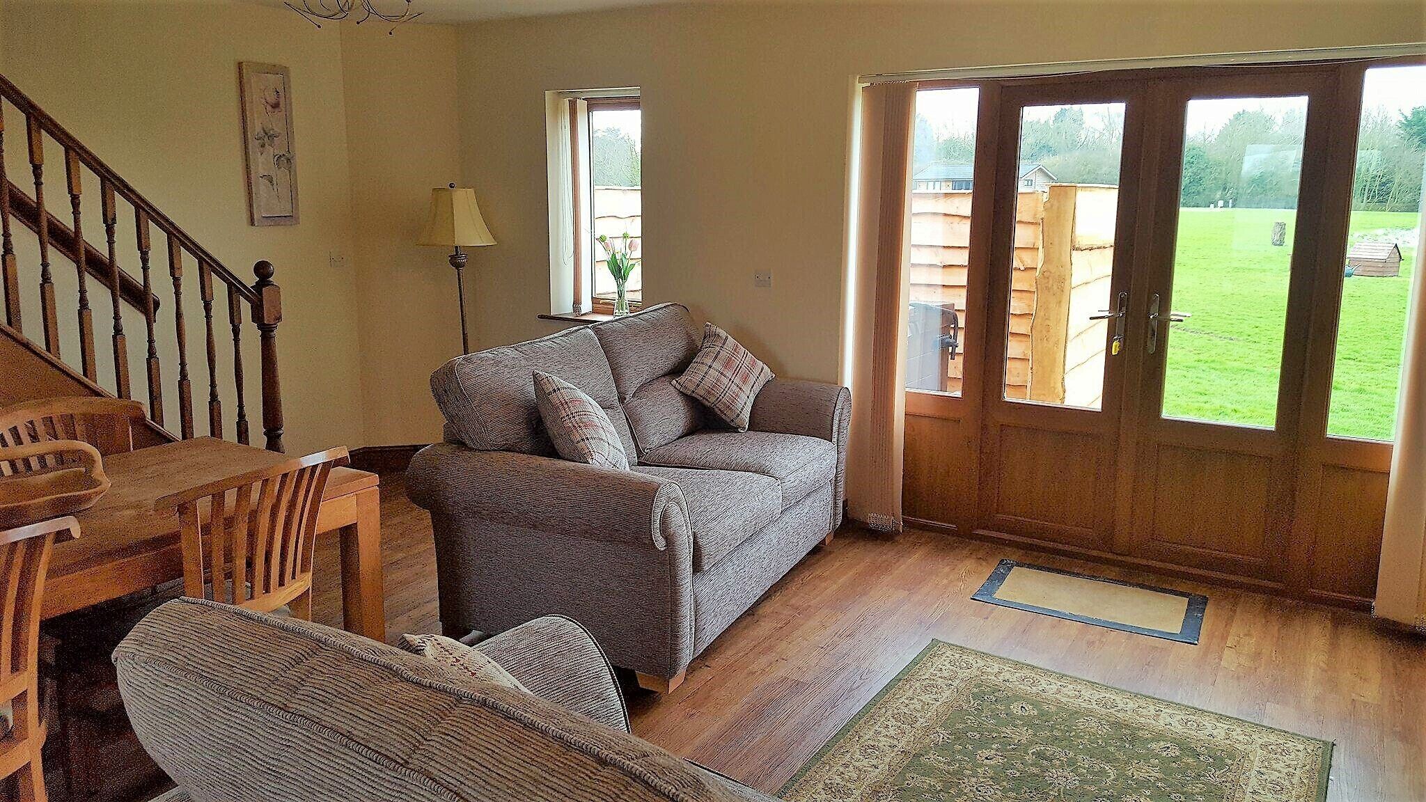 Grange Farm  LAKE VIEW 2 - A 2 Bedroom cottage to sleep 4 with private hot tub