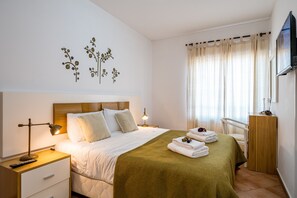 2 Schlafzimmer, schallisolierte Zimmer, Bügeleisen/Bügelbrett