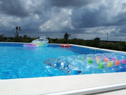 3-bedroom farmhouse (exclusive) with swimming pool in Coruche - 45 m from Lisbon