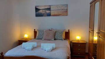 3 bedrooms, iron/ironing board, travel crib, free WiFi