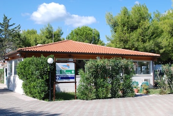 Esterni