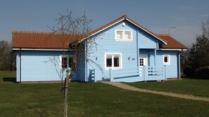 Exterior - IDRE - Luxurious Scandinavian Lodge in peaceful Norfolk (Fritton)