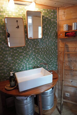 Shower, eco-friendly toiletries, hair dryer, towels