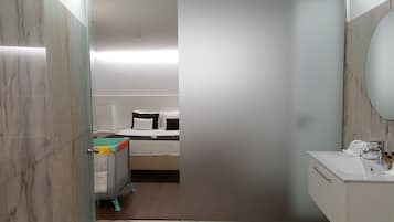 1 chambre, fer et planche à repasser, Wi-Fi, draps fournis