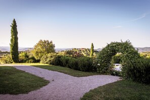 Property grounds - SMALL ROOM at Agriturismo MUSIGNANO (Cerreto guidi)