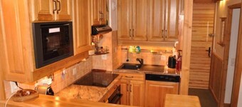 TRES BEAU DUPLEX  / CHARME, CONFORT ET VUE MAGNIFIQUE SUR LE GRAND DOMAINE