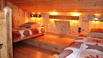 3 slaapkamers, een strijkplank/strijkijzer, wifi, beddengoed