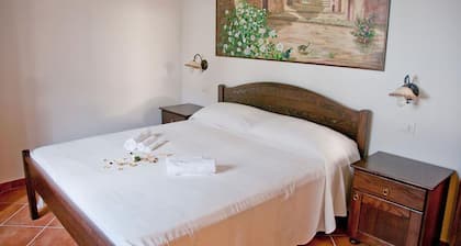 camellia room with bathroom for the disabled