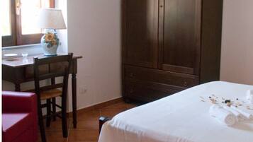 1 Schlafzimmer, BĂŒgeleisen/BĂŒgelbrett, WLAN, BettwĂ€sche