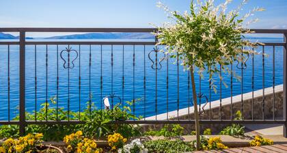 Vista al mar sala de leut *** Villa Arca Adriatica