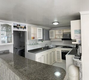 Fridge, microwave, oven, coffee/tea maker