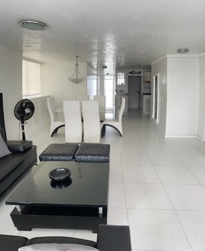 Interior - Large apartment (170 m2) Sea view. (Cartagena)