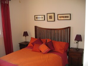 3 bedrooms, iron/ironing board, travel cot, free WiFi