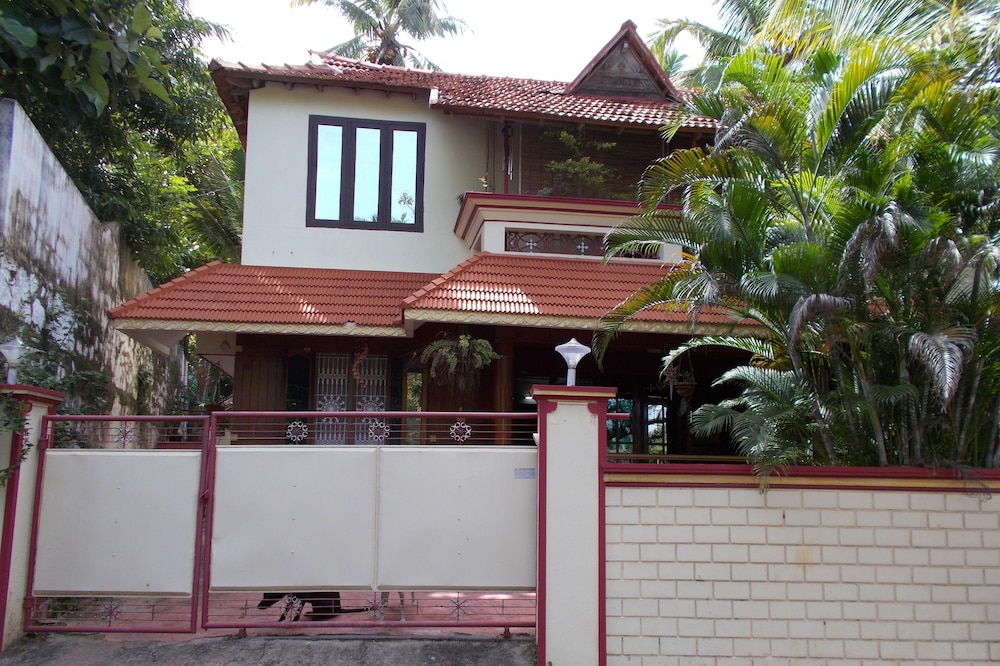 Dinu Bhavan Homestay, near Kovalam Beach