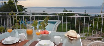 Bay View Villa I in Crete with private swimming pool and modern convenient