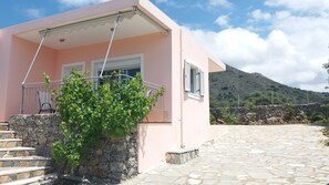 Exterior - Bay View Villa I in Crete with private swimming pool and modern convenient (Chania)