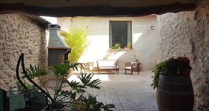 La Alquería del Pilar maalaismökki 6 hengelle