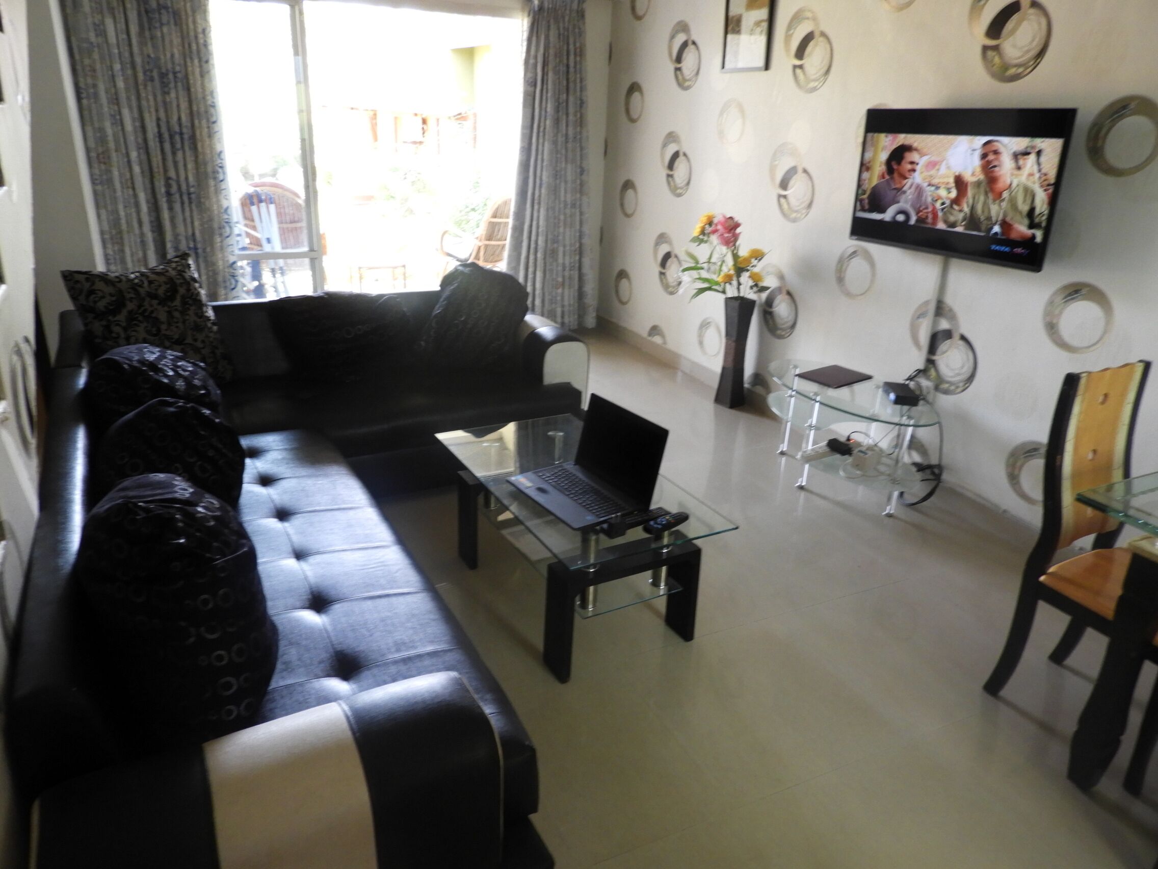 ELEGANT POOL FACING VILLA IN THE HEART OF ANJUNA