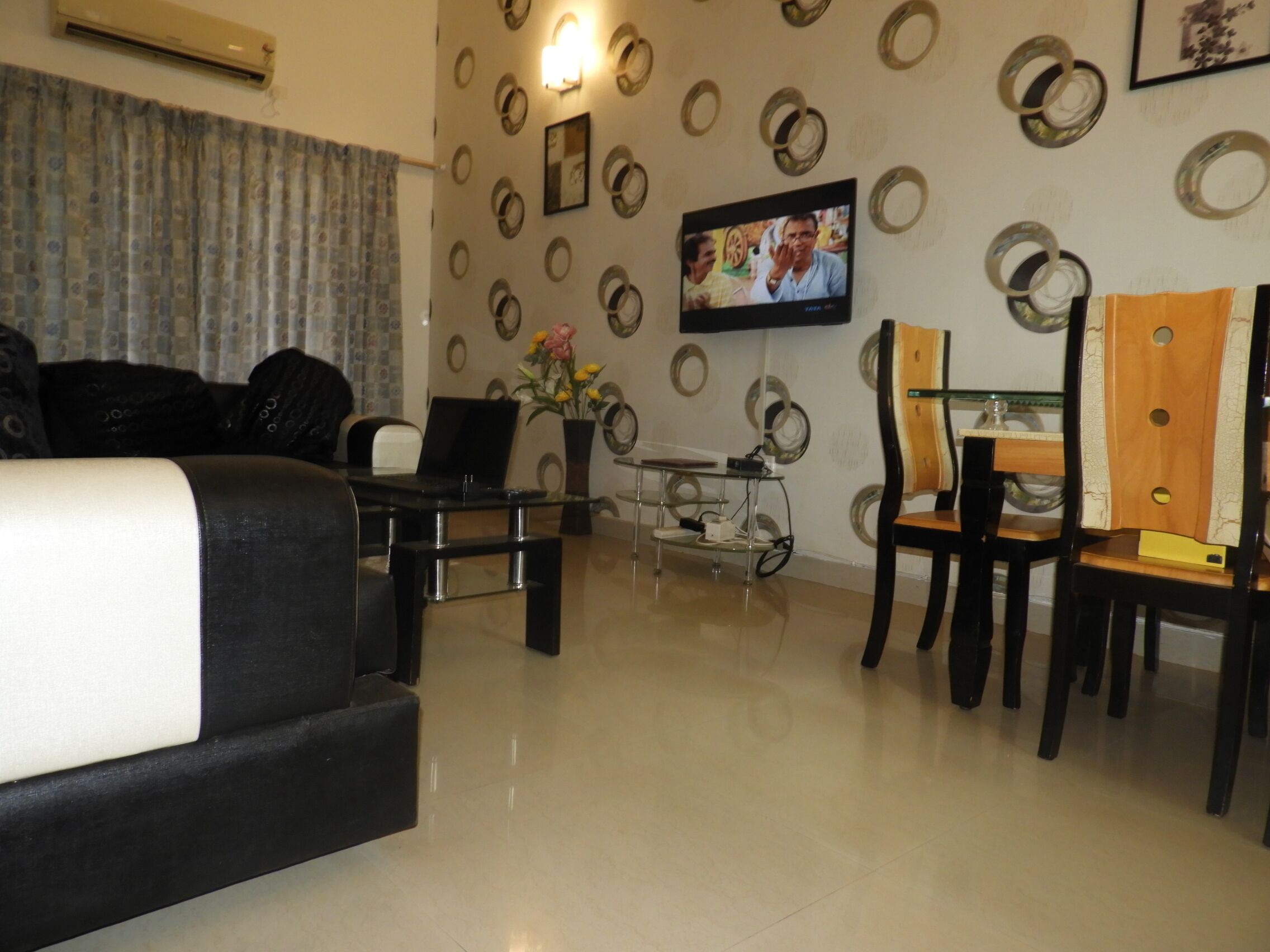 ELEGANT POOL FACING VILLA IN THE HEART OF ANJUNA