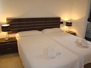 4 camere