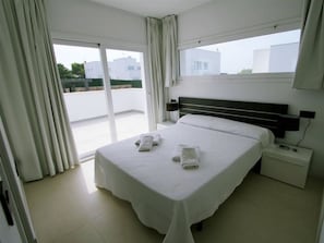 4 camere