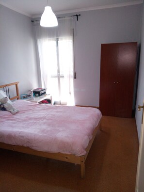 3 bedrooms, iron/ironing board, WiFi, bed sheets - Sun and Beach - Peniche I (Peniche)