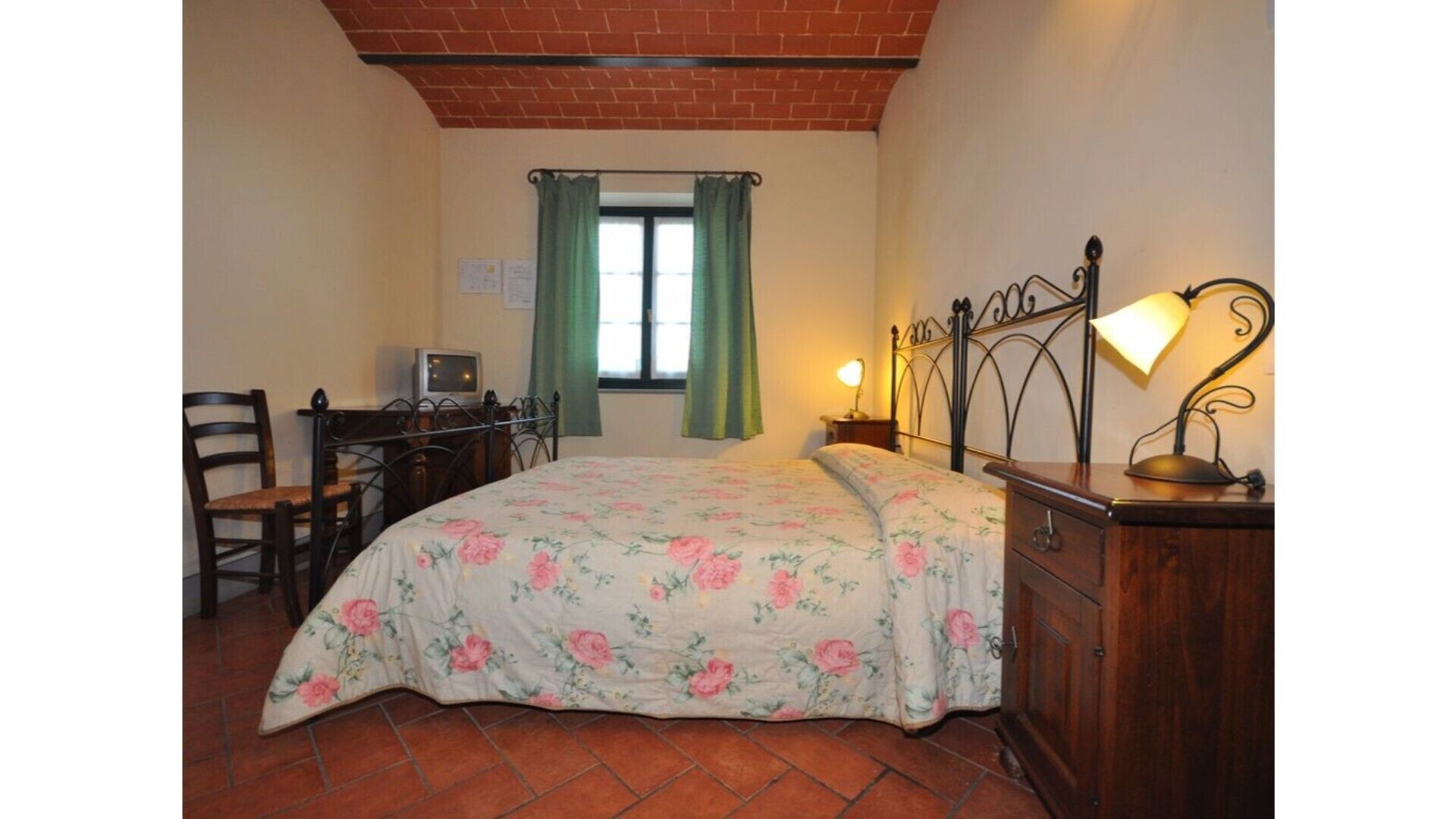 CAMERA PENDOLINO at Agriturismo MUSIGNANO