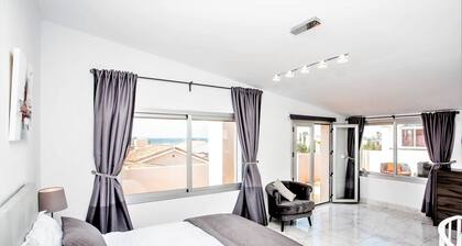 Luxury Villa with private pool just metres from the beach in Elviria, Marbella