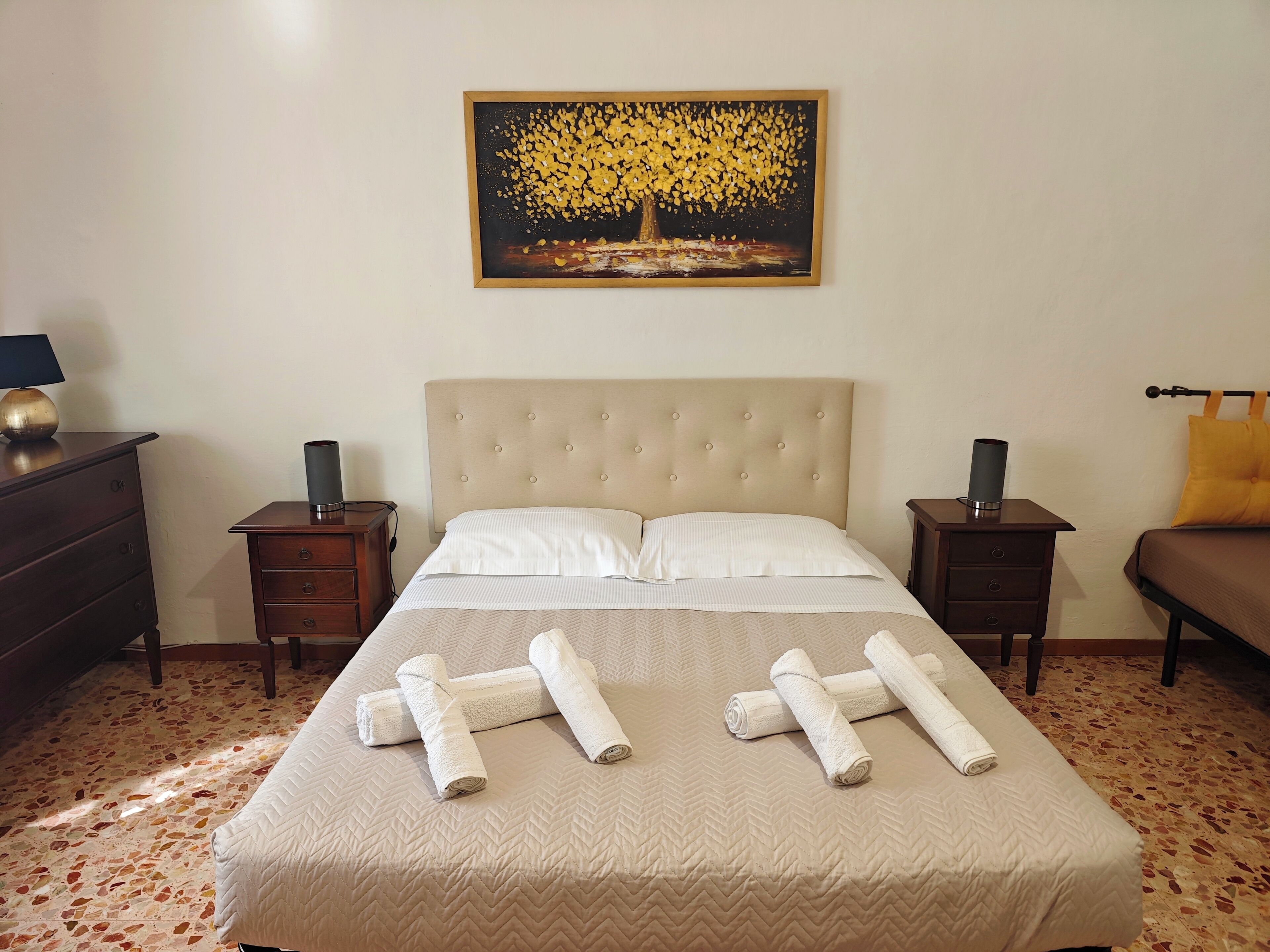 1 chambre, fer et planche à repasser, Wi-Fi gratuit, draps fournis