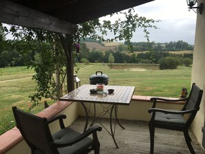 Outdoor dining -  Saint Pastour a home with a view & hot tub (Saint-Pastour)