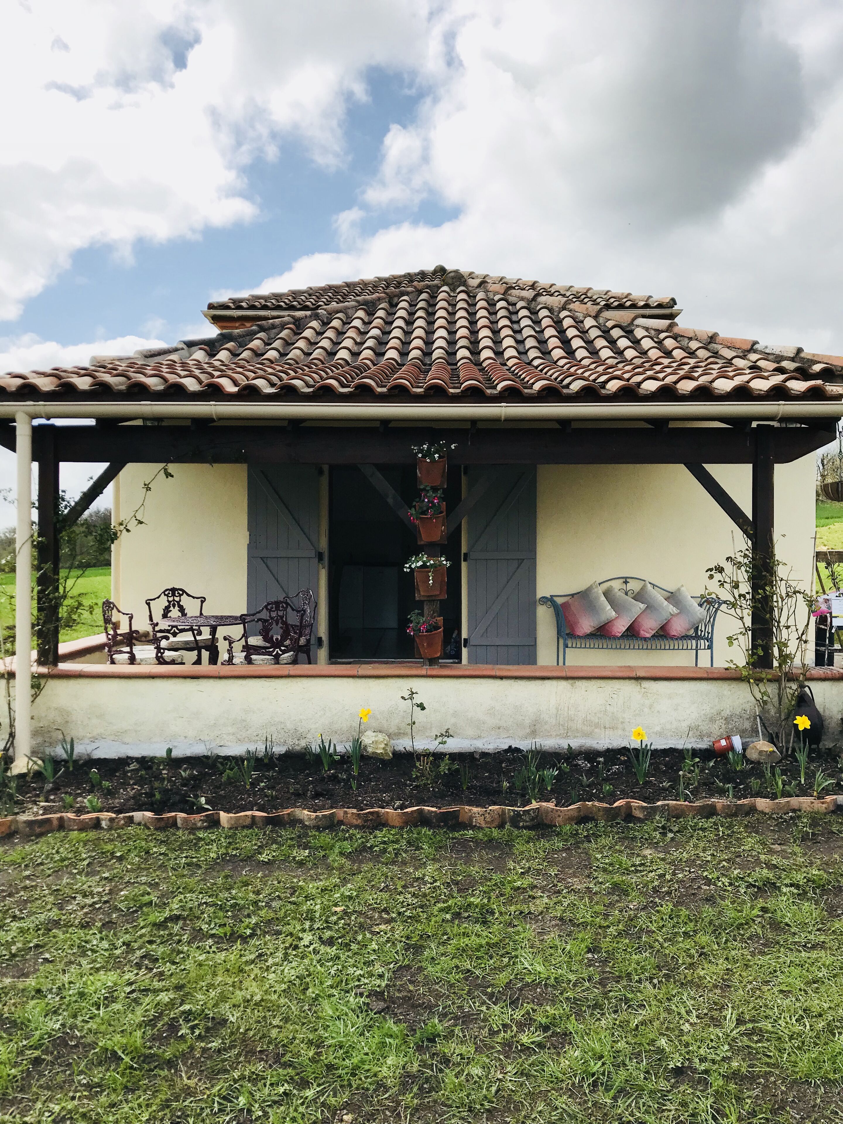 المنطقة المحيطة بالمنشأة