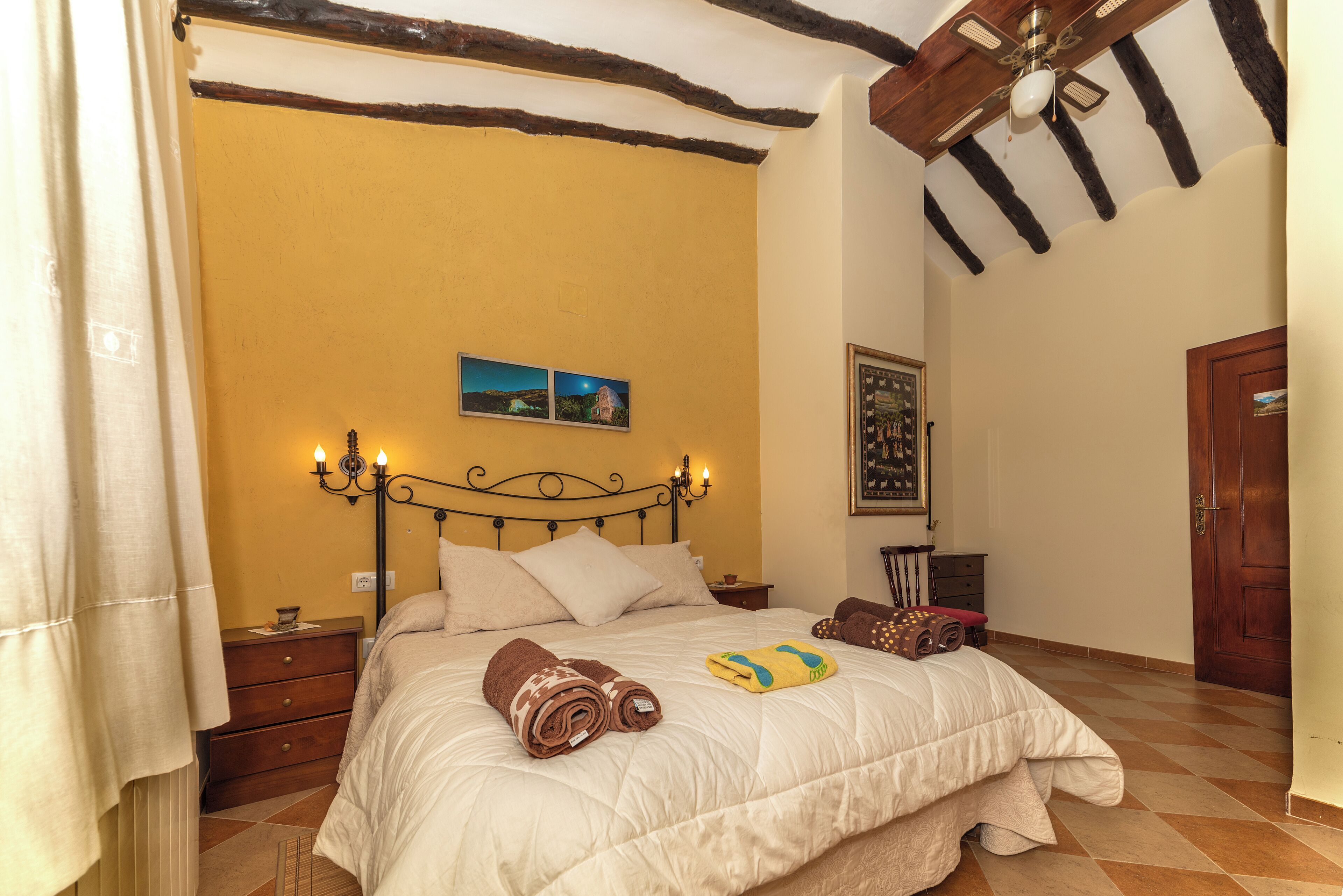 5 bedrooms, in-room safe, desk, soundproofing