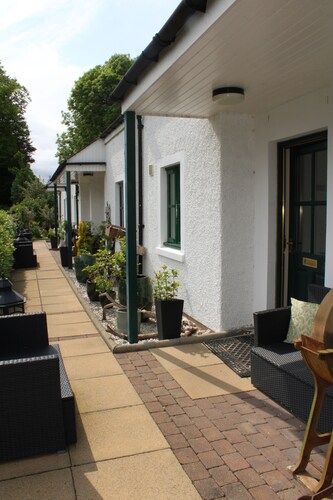 Beautiful holiday cottages set in quiet rural location close to Edinburgh