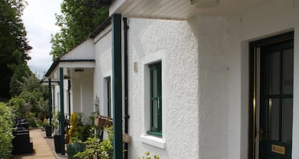 Beautiful holiday cottages set in quiet rural location close to Edinburgh