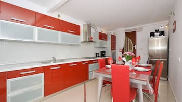 Fridge, microwave, oven, dishwasher