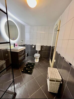 Free toiletries, hair dryer, towels