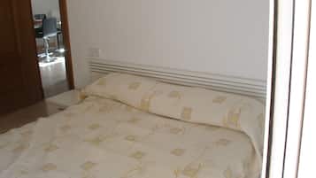 2 bedrooms, bed sheets