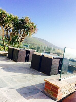 Terrace/patio - Large Victorian House for 12 Overlooking Woolacombe Beach. Hot Tub, BBQ, Parking (Woolacombe)