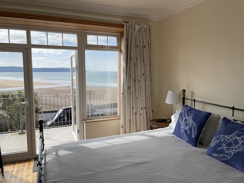 Large Victorian House for 12 Overlooking Woolacombe Beach. Hot Tub, BBQ, Parking