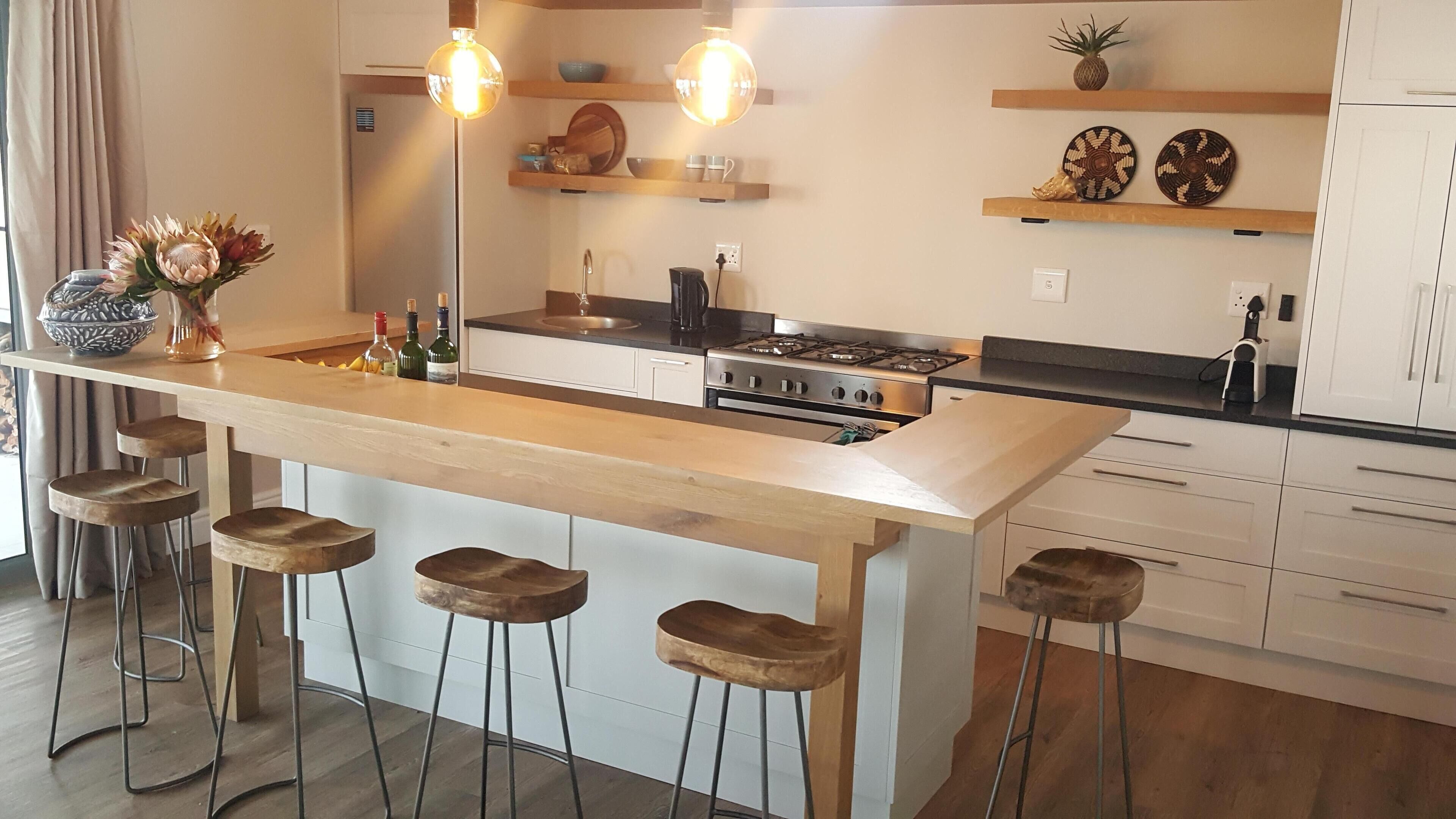 Detached all-new villa on the coast.