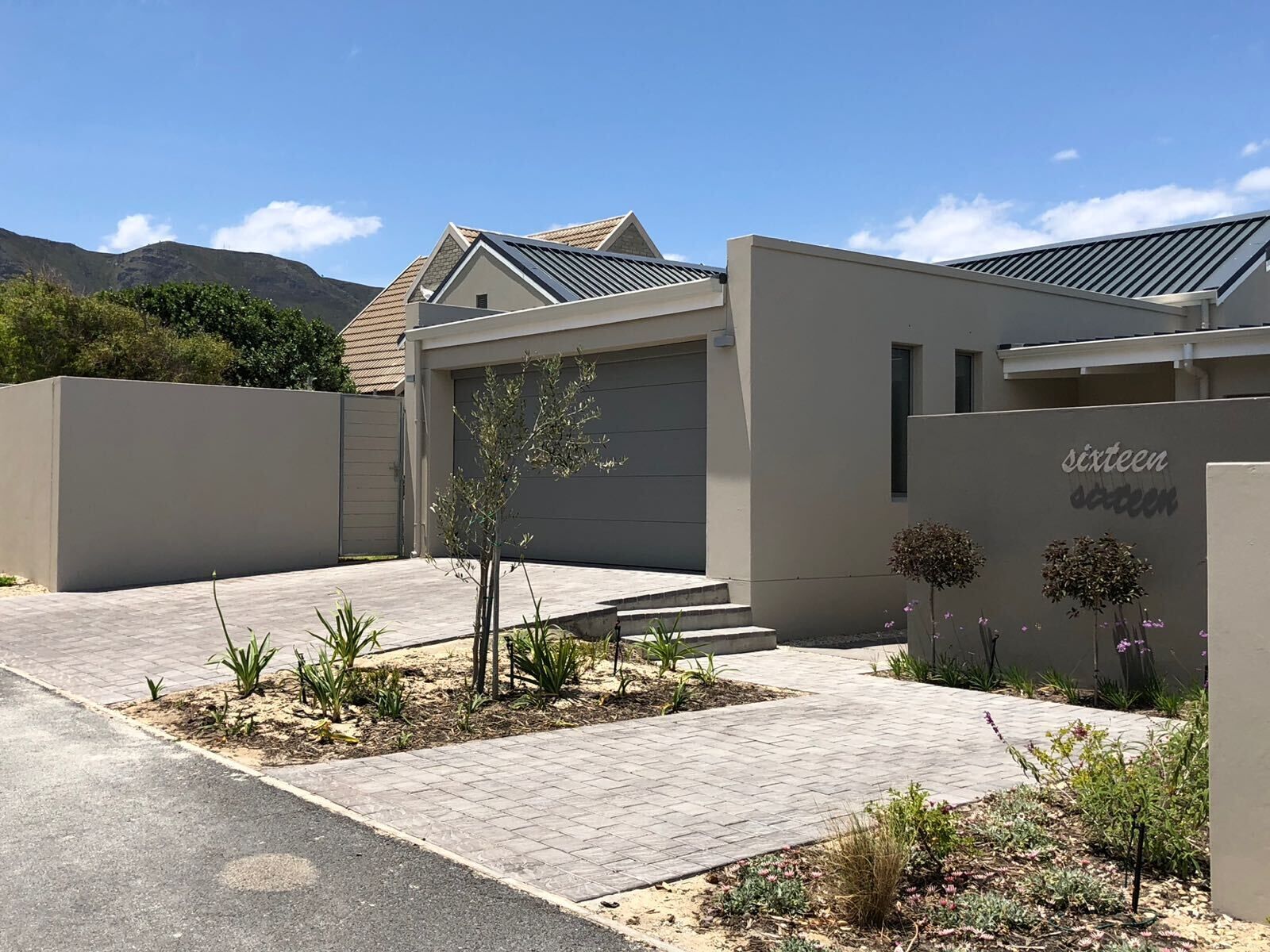 Detached all-new villa on the coast.