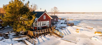 Rantakari Seaside Cottage in Kotka