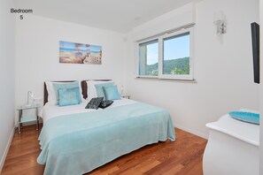 6 Schlafzimmer, schallisolierte Zimmer, Bügeleisen/Bügelbrett